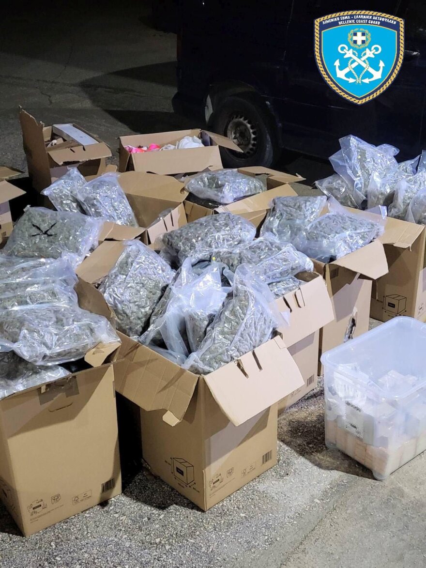 Πάτρα: Ναρκωτικά 900.000 ευρώ βρέθηκαν σε φορτηγό στο Ρίο - Συνελήφθη ο οδηγός και ένας 45χρονος στους Αμπελόκηπους που είχε αποθήκη για διακίνηση