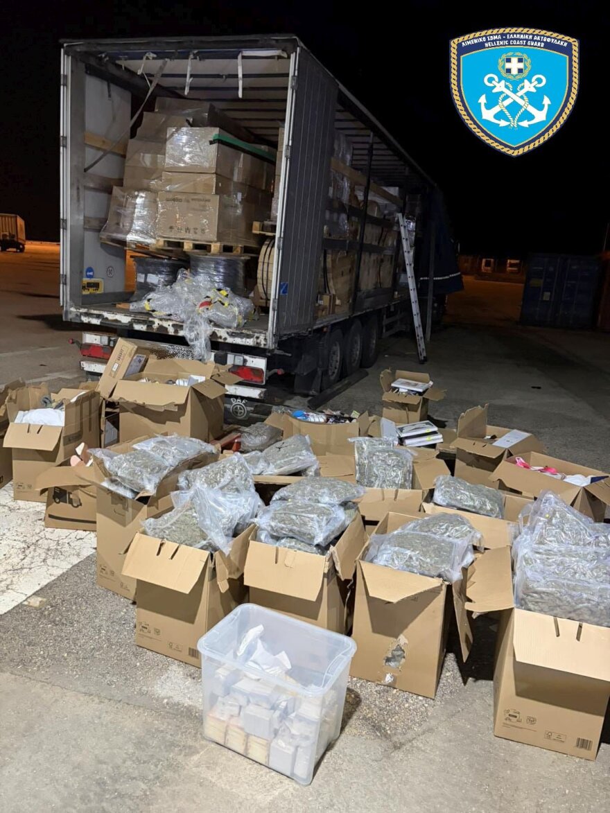Πάτρα: Ναρκωτικά 900.000 ευρώ βρέθηκαν σε φορτηγό στο Ρίο - Συνελήφθη ο οδηγός και ένας 45χρονος στους Αμπελόκηπους που είχε αποθήκη για διακίνηση