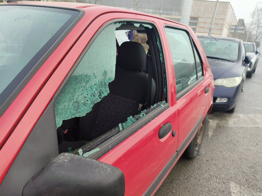 Θεσσαλονίκη: Στο πρόσωπο τα εγκαύματα του αστυνομικού που τραυματίστηκε στα επεισόδια του ΑΠΘ, πάνω από 300 οι προσαγωγές μετά τις μολότοφ