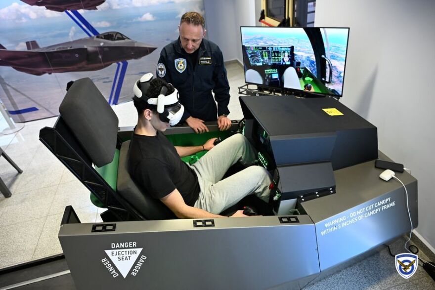 Πολεμική Αεροπορία: Προσομοιωτές αεροσκαφών F-16 και F-35 στο νέο λιμάνι Πατρών