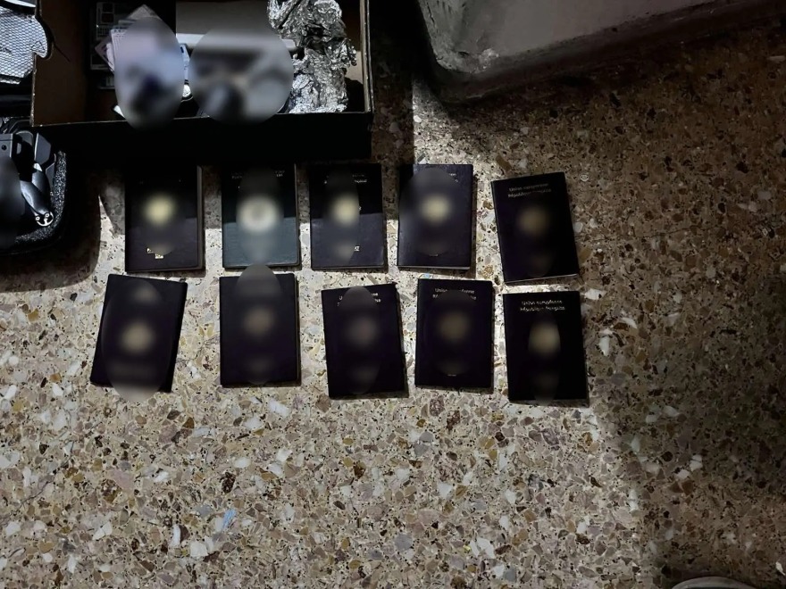 Εξαρθρώθηκε κύκλωμα με πάνω από 40 κλοπές και παράνομη διακίνηση φαρμάκων, που βρέθηκαν με σχεδόν 10.000 χάπια