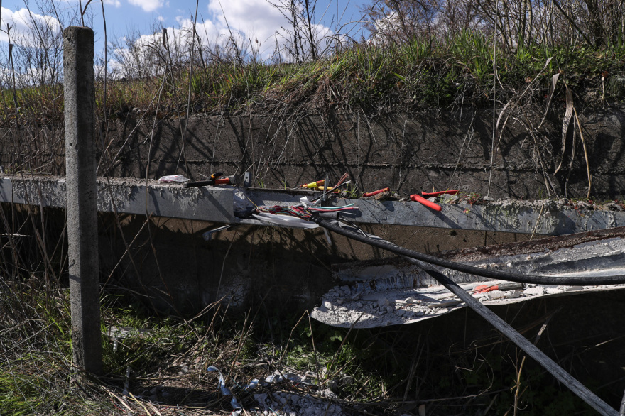 Δολιοφθορά στην τηλεδιοίκηση της γραμμής Αθήνα-Θεσσαλονίκη: Έσπασαν το τσιμέντο, αλλά δεν πήραν τα καλώδια