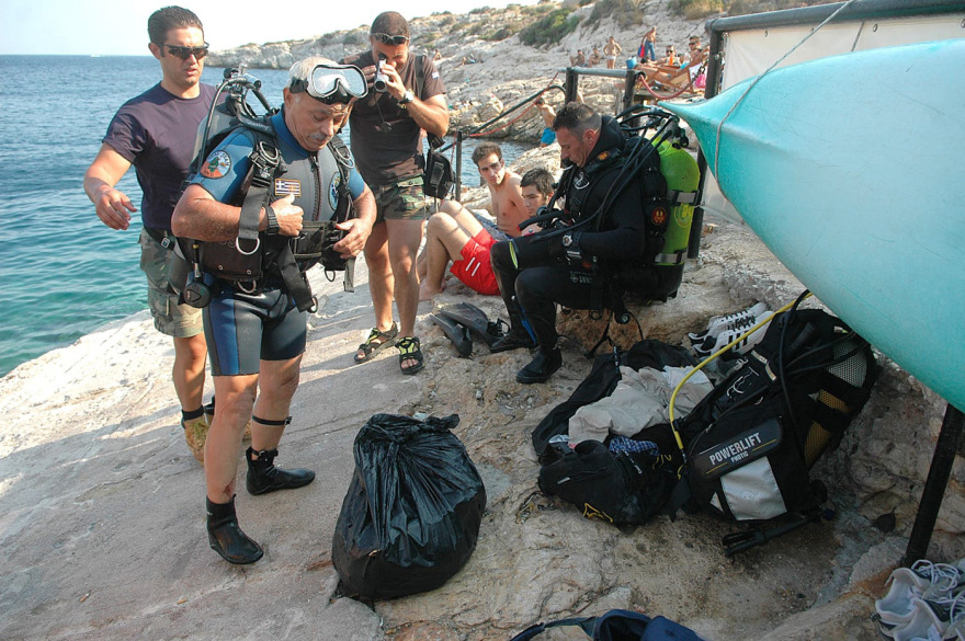 Πηγάδι του Διαβόλου: Τα τρία σενάρια για την τραγωδία με τον 34χρονο δύτη στη Βουλιαγμένη
