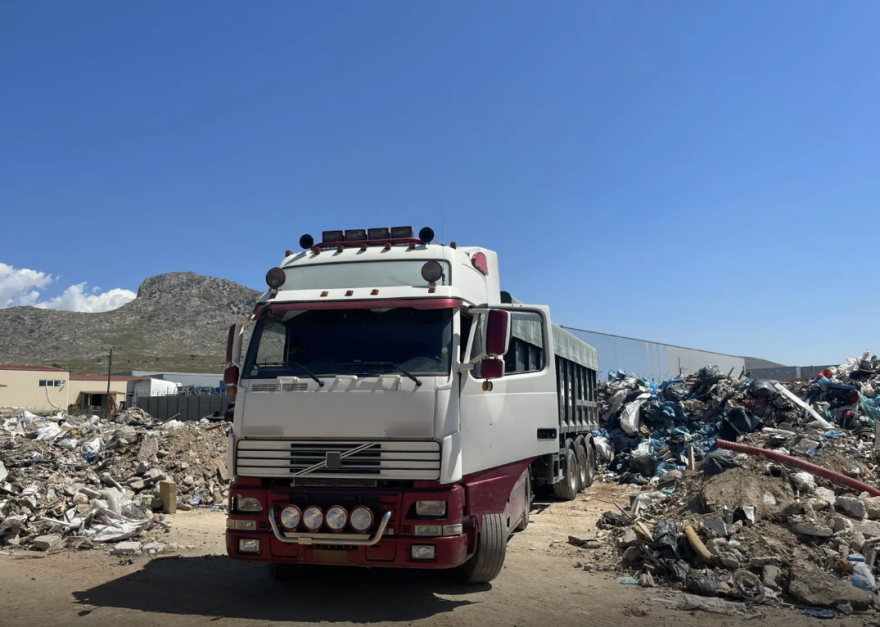 Επιχείρηση «σκούπα» στον Ασπρόπυργο: 10 συλλήψεις, όπλα σε βόθρο και ρευματοκλοπές, δείτε βίντεο και φωτογραφίες