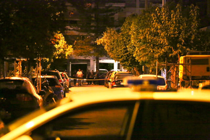 Ένας νεκρός μετά από συμπλοκή 10 ατόμων στην Καλλιθέα, 14 προσαγωγές, δείτε βίντεο και φωτογραφίες 