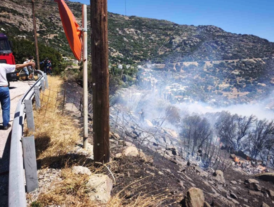 Φωτιά στην Άνδρο, νέο 112 για εκκένωση του Κόλυμπου