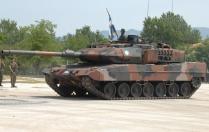 Leopard 2HEL: τα πυρομαχικά στις καλένδες!