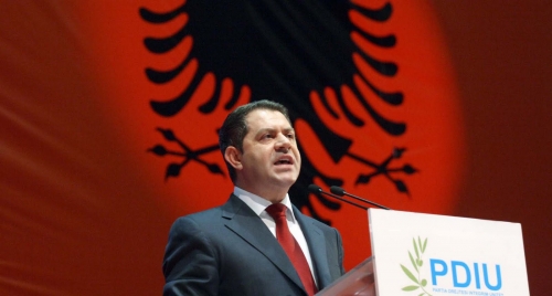“Η Αλβανία θα ολοκληρωθεί με Κόσοβο και Τσαμουριά”