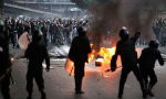 Αίγυπτος: Διαδηλωτές πυρπόλησαν γραφεία των Αδελφών Μουσουλμάνων