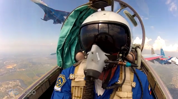 Πετώντας Su-27 & MiG-29 – Βίντεο μέσα από το πιλοτήριο