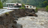 Περισσότεροι από 13.000 άνθρωποι επλήγησαν από τις πλημμύρες στην επαρχία Ναρατχιβάτ στη νότια Ταϊλάνδη.