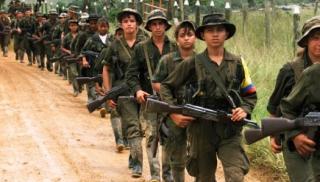 Αεροπορική επιδρομή κατά των ανταρτών στην Κολομβία