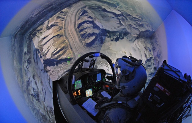 Διασύνδεση εξομοιωτών για μαχητικά F-15E και F/A-18E/F (Βίντεο)