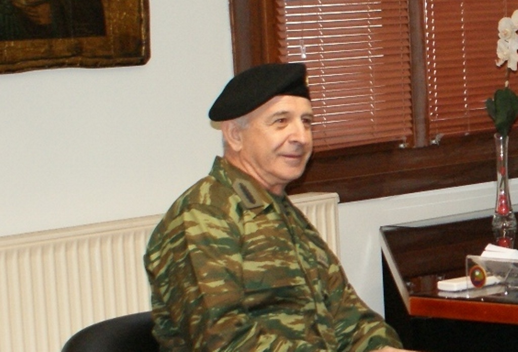 Πώς ο Γ.Παπανδρέου έκανε τον ανθυπολοχαγό του, Α/ΓΕΣ!