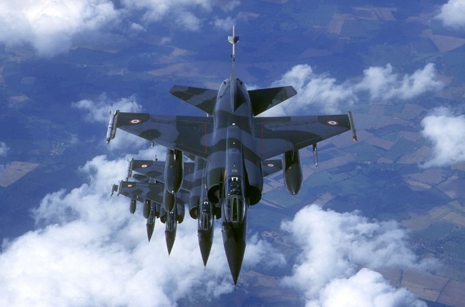 Ασκήσεις εναέριας μάχης γαλλικών F.1CR (Βίντεο)