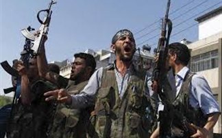 Συρία: Αντάρτες δολοφόνησαν ιμάμη και έσυραν τη σορό του στους δρόμους!