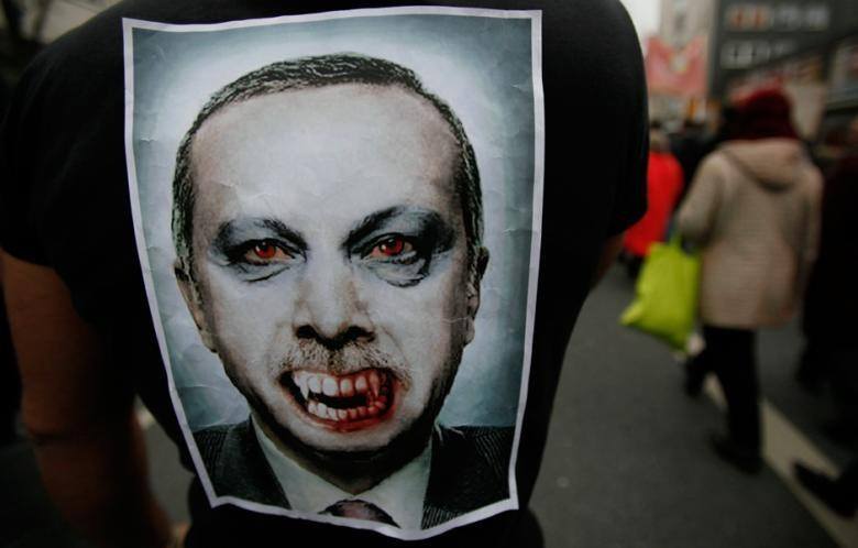 Γκρεμίζει την εκκλησία της Αγίας Τριάδας ο Ρ.Τ.Ερντογάν!