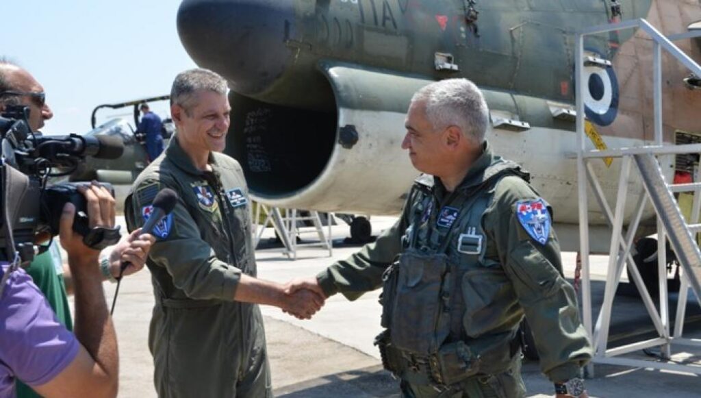 Βίντεο από την πτήση των δύο Αρχηγών με τα TA-7C