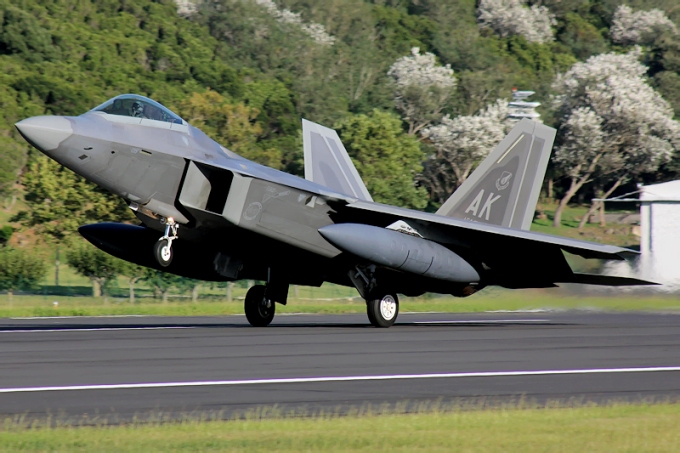 Ανάπτυξη 6 F-22 της USAF στη Μ. Ανατολή