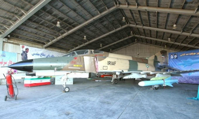 Δοκιμάζει νέο βλήμα αέρος-εδάφους  (βίντεο)