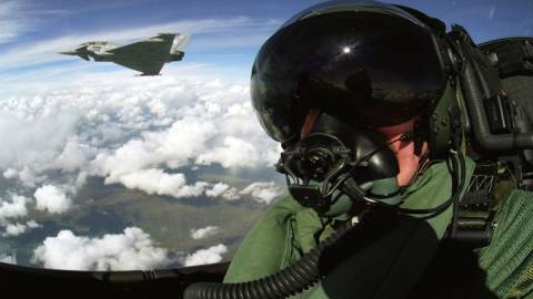 F-22 Vs Eurofighter Typhoon