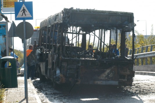 Φωτιά σε λεωφορείο του ΟΑΣΑ ευτυχώς χωρίς θύματα