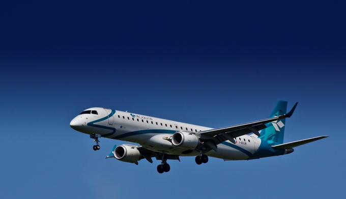 Πετώντας με το Embraer Ε-190 μέσα απο το πιλοτήριο