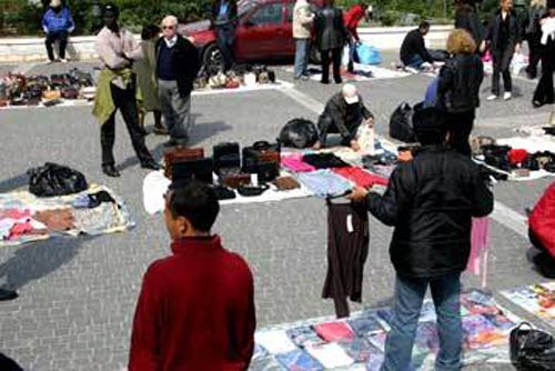 Συνέχεια επιχειρήσεων κατά του παρεμπορίου στην Αθήνα