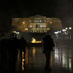 Παραμένουν κλειστοί όλοι οι δρόμοι στο κέντρο της Αθήνας