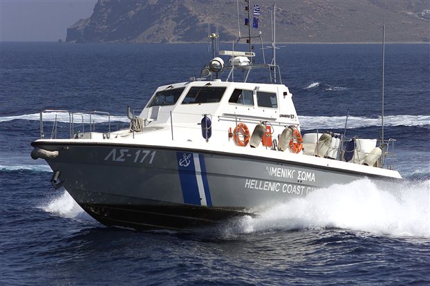 Σκάφος με 35 “λαθρό” εντοπίστηκε στον Πατραϊκό Κόλπο