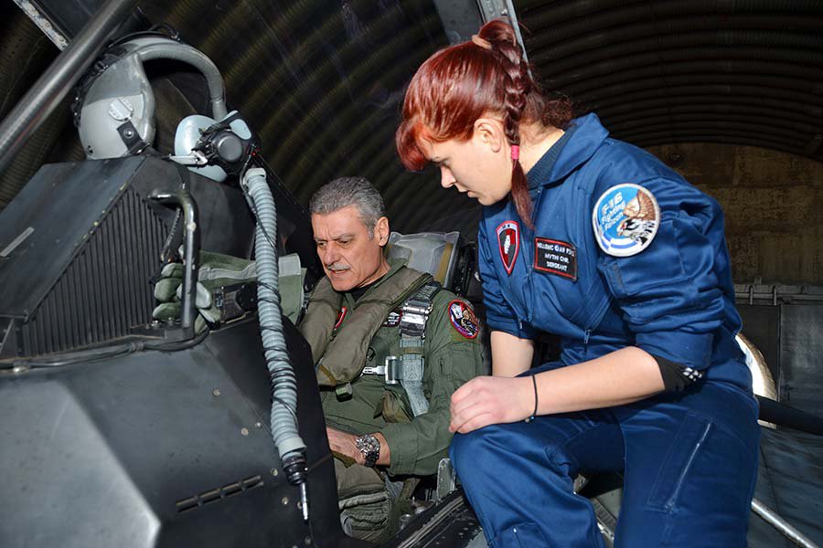 “Τουριστική” πτήση του Α/ΓΕΑ με F-16D  στην 111 ΠΜ