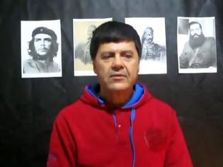 Έπιασαν άνδρα σε internet cafe επειδή φορούσε κόκκινη μπλούζα και «έμοιαζε» στον Ξηρό!