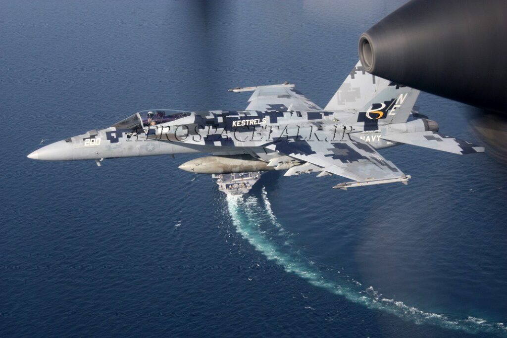 Ιρανικό ΑΦΝΣ πετά σχεδόν πάνω από αεροπλανοφόρο