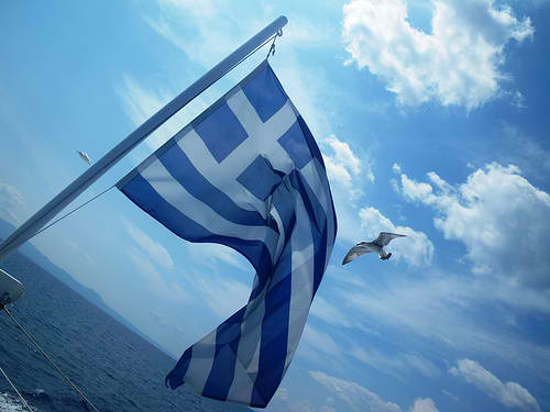 Καβάλα: 13χρονος Αλβανός έκαψε την σημαία στα σχολεία
