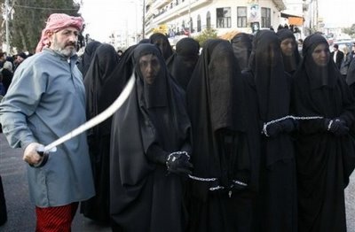 Δάσκαλος έδιωξε μαθήτρια γιατί δεν ήξερε το Κοράνι!
