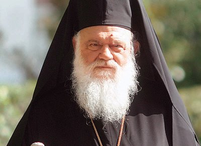 Συνεργασία υπουργείου Ανάπτυξης με την Αρχιεπισκοπή για τους σεισμοπαθείς