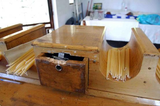 Αίγινα: Ρουμάνοι διέρρηξαν παγκάρι εκκλησίας