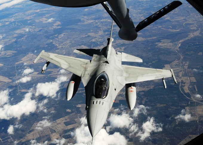 Ανεφοδιασμοί στον αέρα – Βίντεο