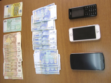 Αθήνα: Εξαρθρώθηκε σπείρα που πουλούσε «μαϊμού» πακέτα κινητής τηλεφωνίας