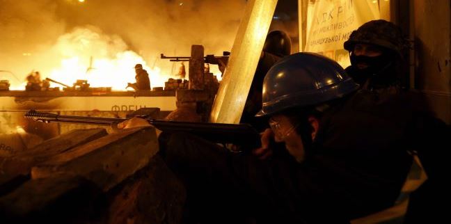 Σφαγή στο Κίεβο: Φιλοδυτικοί εξτρεμιστές πολυβολούν αστυνομικούς – 25 νεκροί, 1000 τραυματίες