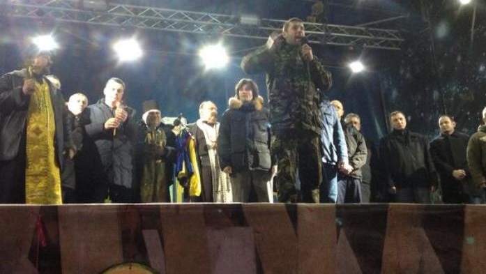 Διαδηλωτές προς Γιανουκόβιτς: «Ή παραιτείσαι αύριο το πρωί ή μπαίνουμε στο κοινοβούλιο»