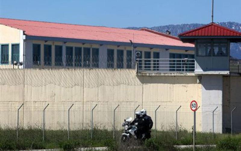 Καθηγήτρια επιχείρησε να περάσει κινητό στις φυλακές Δομοκού