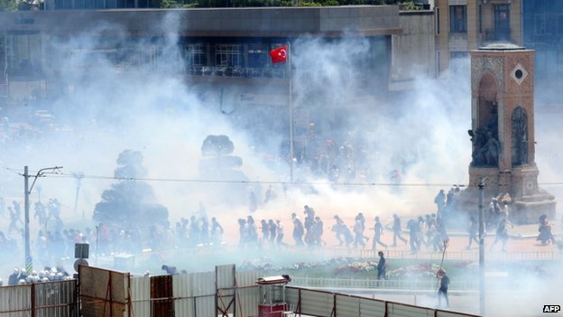 Επεισόδια και στην Κωνσταντινούπολη