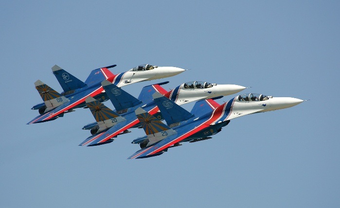 Οι Russian Knights στο Bahrain Air Show – Εκπληκτικό βίντεο μέσα απο το πιλοτήριο