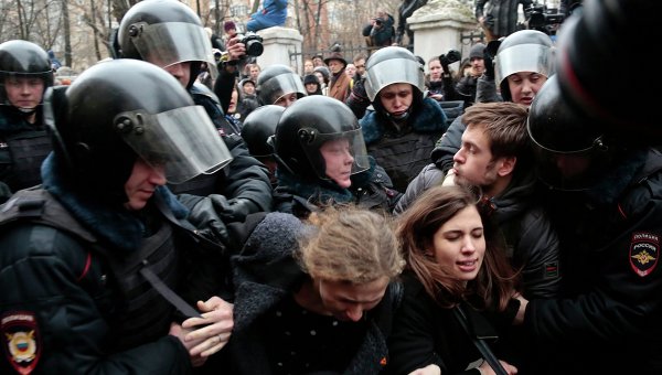 Ρωσική αποτελεσματικότητα: Διαδήλωσαν 600, προσήχθησαν 480!