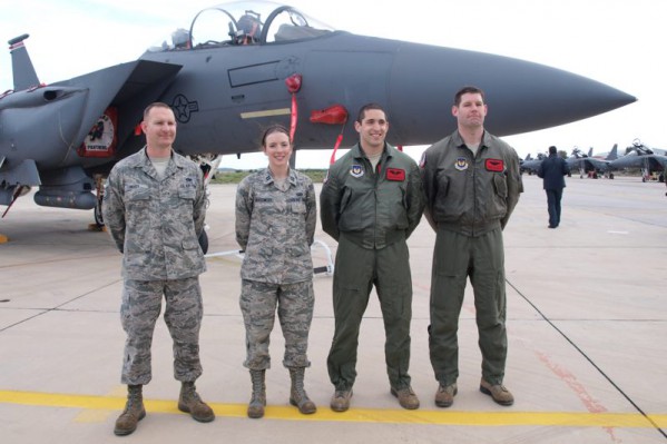 Βίντεο: Eντυπωσιακές απογειώσεις F-15E και F-16 Block 52+ στην 115 ΠΜ
