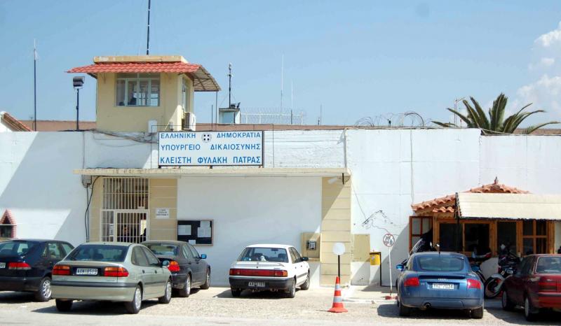Πάτρα: Αλβανός κρατούμενος διακινούσε ναρκωτικά και κινητά