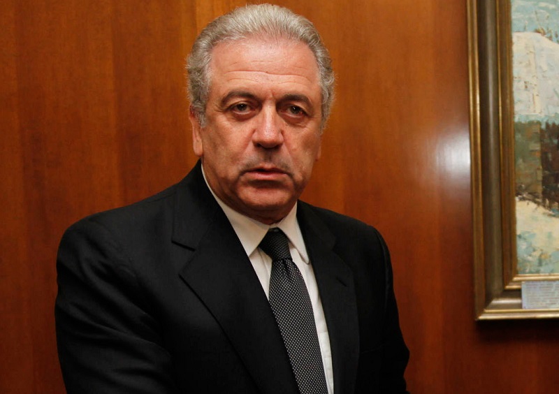 Αβραμόπουλος για Ουκρανία: Να κυριαρχήσει η διπλωματία – Κινδυνεύει η παγκόσμια ειρήνη