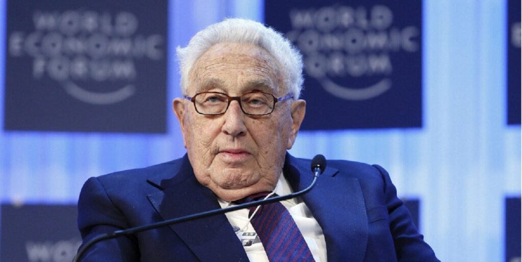 Henry Kissinger: «Η Ουκρανία δεν μπορεί να μπει στο ΝΑΤΟ – Δώστε περισσότερη αυτονομία στην Κριμαία»