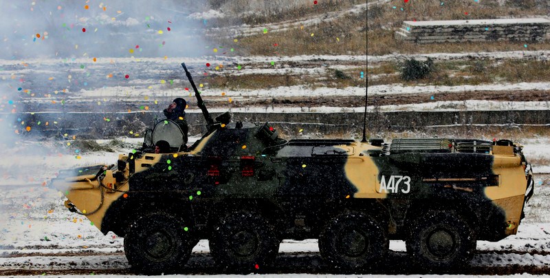 Ρωσικά αντιαεροπορικά πυρά από BTR-80 κατά ουκρανικού αναγνωριστικού αεροσκάφους